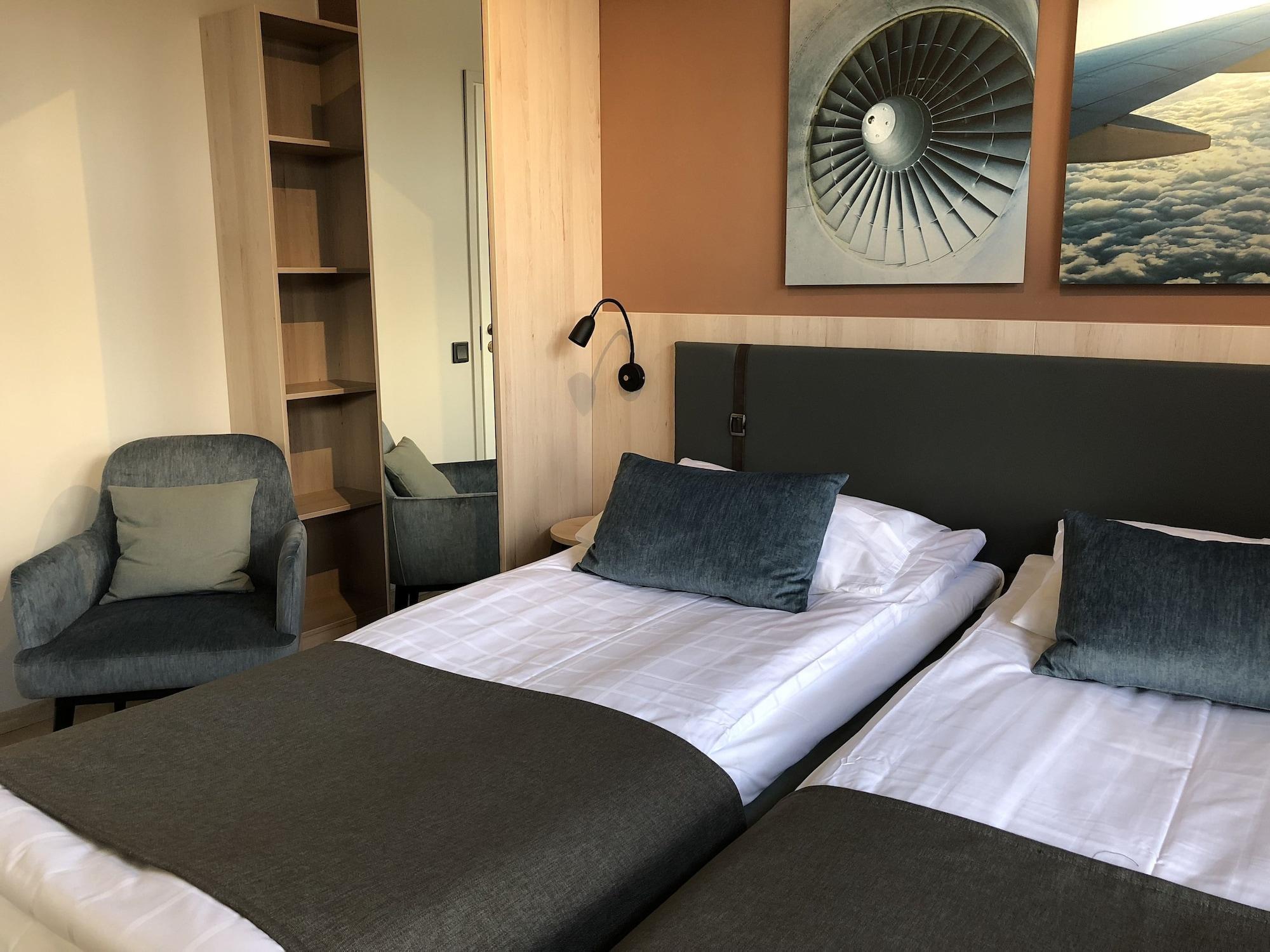 Pilot Airport Hotel 3*