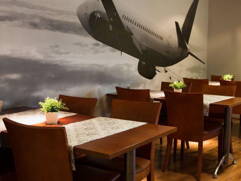 Hotel Pilot Airport 3*