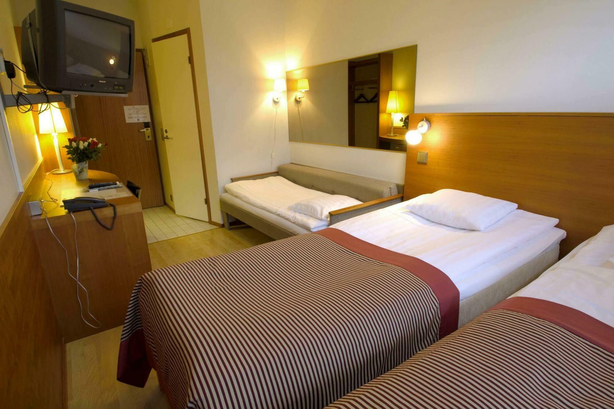 Hotel Pilot Airport